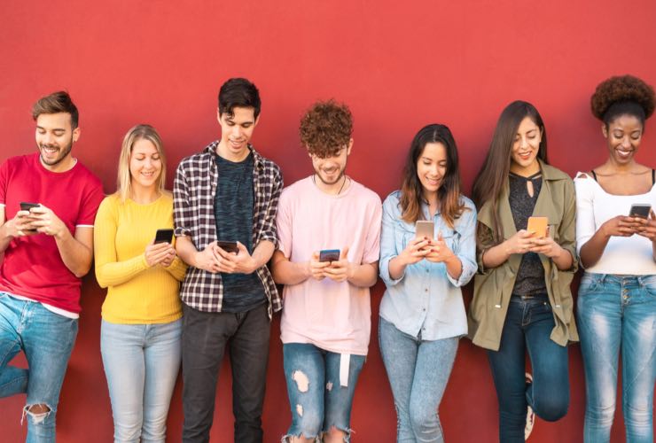 Ragazzi con il telefono