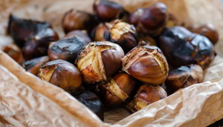 Castagne al forno: ricetta e trucchi per Caldarroste morbide e deliziose